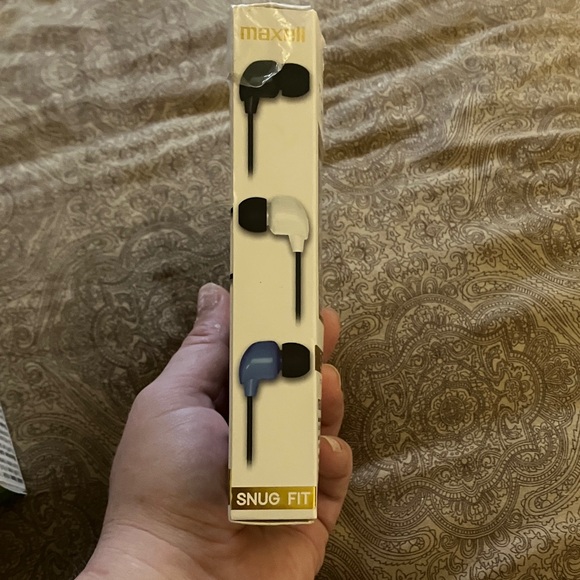 Maxell Trilogy 3 Bud Pack - Black, Blue, White Earbud Headphones - Picture 3 of 3